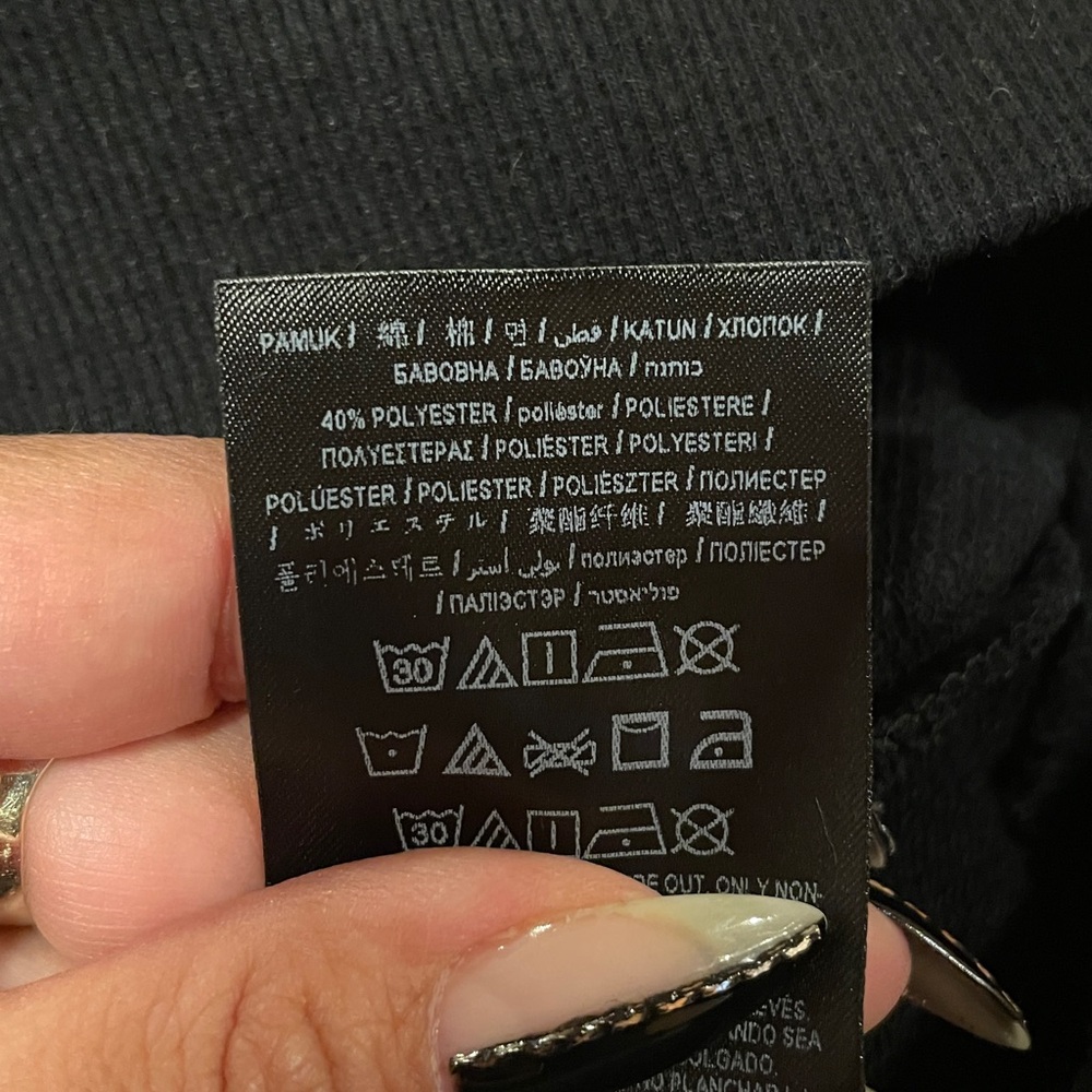 Guess Black Pullover With Silver Emblem - image 8